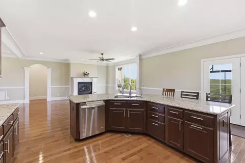 Kitchen - 358 Spring View Pl, Reeds Spring, MO 65737 photo 4 of 6