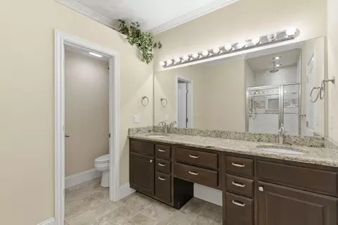 Bath - 358 Spring View Pl, Reeds Spring, MO 65737 photo 1 of 10