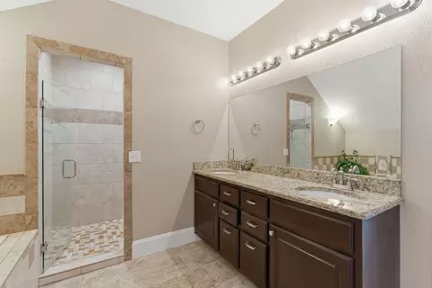Bath - 358 Spring View Pl, Reeds Spring, MO 65737 photo 5 of 10