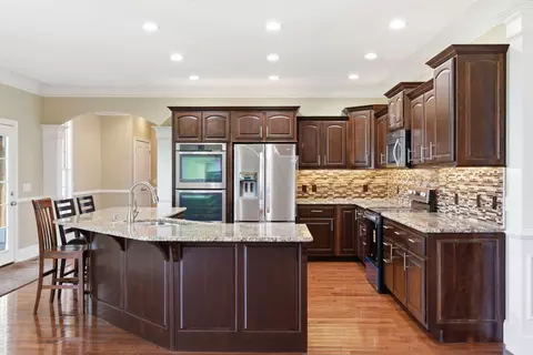 Kitchen - 358 Spring View Pl, Reeds Spring, MO 65737 photo 2 of 6