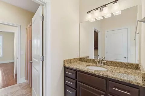 Bath - 358 Spring View Pl, Reeds Spring, MO 65737 photo 3 of 10