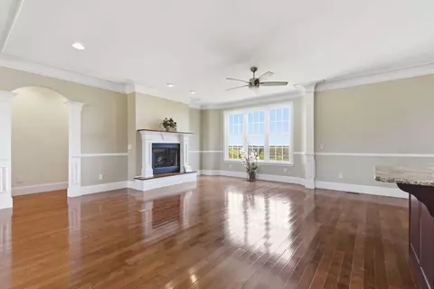 Living - 358 Spring View Pl, Reeds Spring, MO 65737 photo 2 of 5