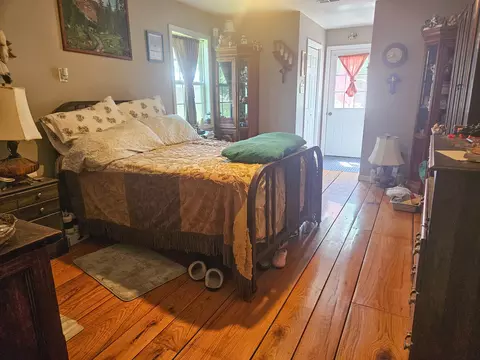 Bedroom - 119 E James St, Mountain View, MO 65548 photo 1 of 3