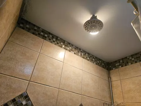 Bath - 119 E James St, Mountain View, MO 65548 photo 4 of 5