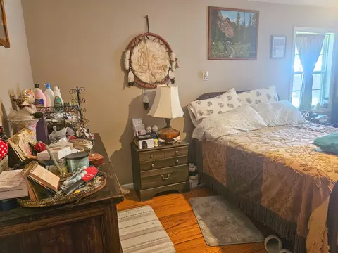 Bedroom - 119 E James St, Mountain View, MO 65548 photo 2 of 3