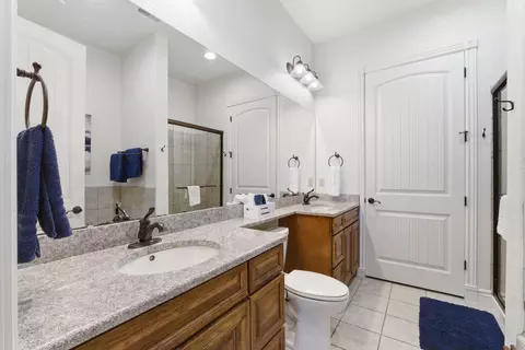 Bath - 47 Stone Cliff Cir #1, Indian Point, MO 65616 photo 1 of 4