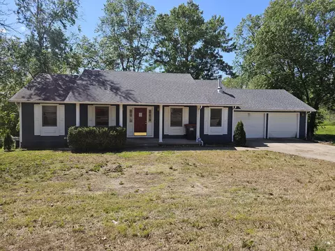 1420 Oakhill Dr, Cassville, MO 65625