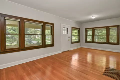 Living - 1249 E Delmar St, Springfield, MO 65804 photo 1 of 13