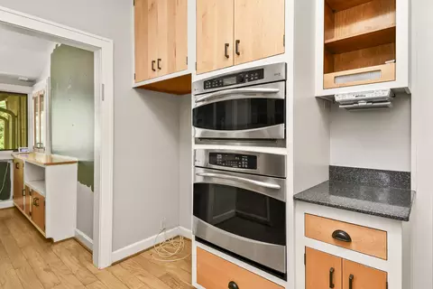 Kitchen - 1249 E Delmar St, Springfield, MO 65804 photo 5 of 6