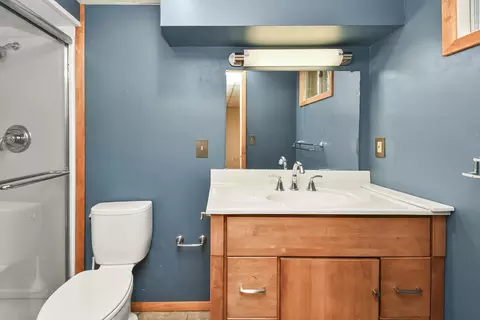 Bath - 1249 E Delmar St, Springfield, MO 65804 photo 5 of 6