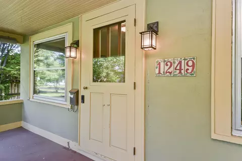 Exterior - 1249 E Delmar St, Springfield, MO 65804 photo 8 of 14