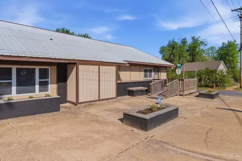201 S Lake St, Mountain Grove, MO 65711