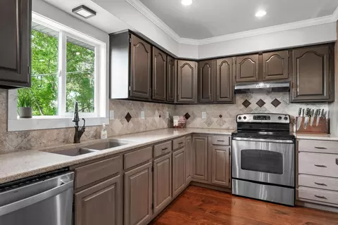 Kitchen - 142 Locust Ln, Branson, MO 65616 photo 2 of 2