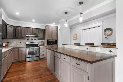 Kitchen - 142 Locust Ln, Branson, MO 65616 photo 1 of 2