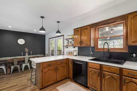 Kitchen - 274 Lafayette Ln, Branson, MO 65616 photo 4 of 5