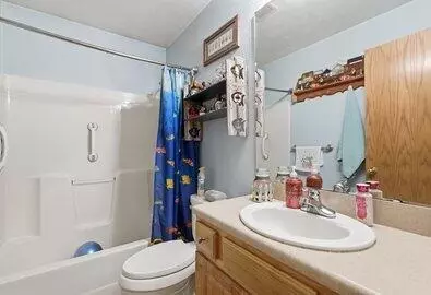 Bath - 331 Sugar Tree Rd, Sparta, MO 65753 photo 3 of 3