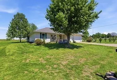 Exterior - 331 Sugar Tree Rd, Sparta, MO 65753 photo 2 of 7