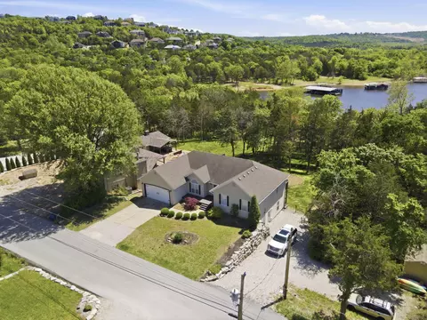1269 Clevenger Cove Rd, Hollister, MO 65672