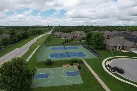 1460 Glade Ave, Springfield, MO 65802 photo 37