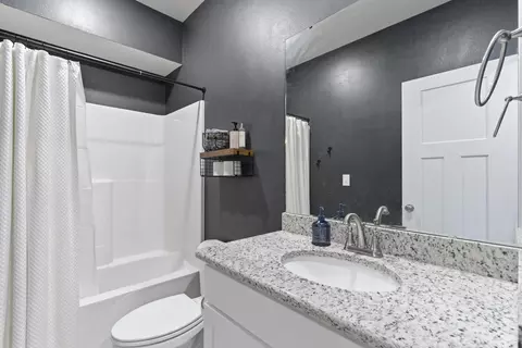 Bath - 1108 S Swift Ave, Ozark, MO 65721 photo 2 of 3