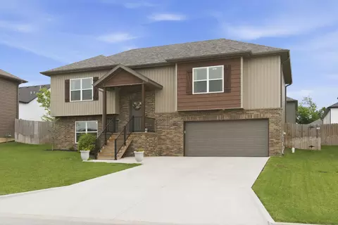 Exterior - 1108 S Swift Ave, Ozark, MO 65721 photo 3 of 7