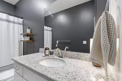 Bath - 1108 S Swift Ave, Ozark, MO 65721 photo 3 of 3