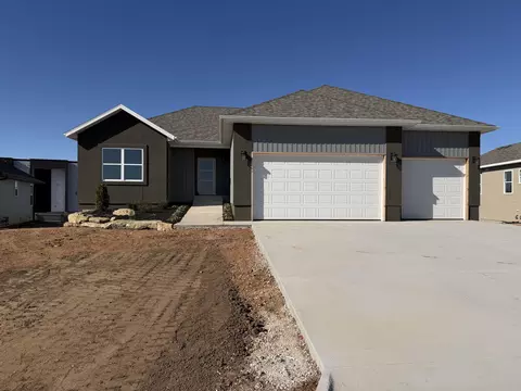 1281 N Maxine Ave, Nixa, MO 65714