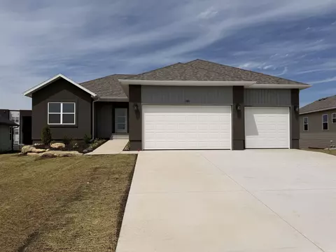 1281 N Maxine Ave, Nixa, MO 65714