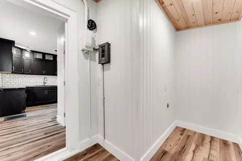 Entry Way - 1885 N Douglas Ave, Springfield, MO 65803 photo 5 of 7