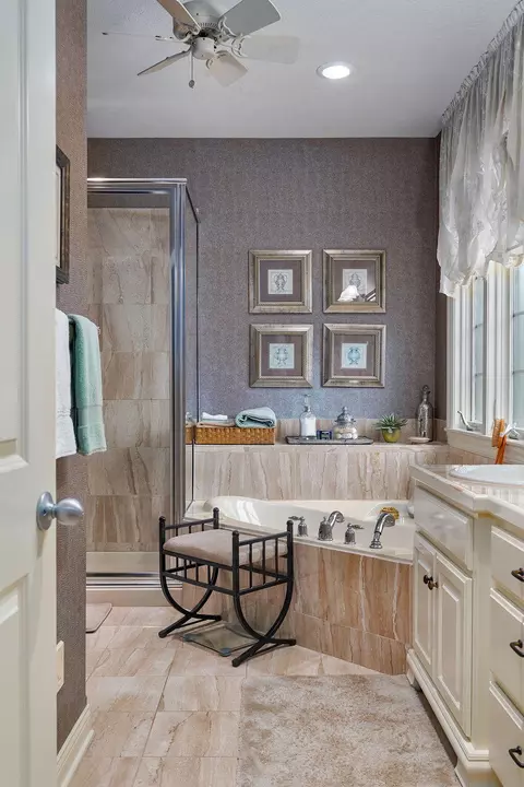Bath - 3901 E Villa Way, Springfield, MO 65809 photo 1 of 5