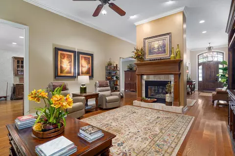 Living - 3901 E Villa Way, Springfield, MO 65809 photo 3 of 3