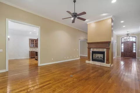 Living - 3901 E Villa Way, Springfield, MO 65809 photo 2 of 7