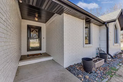 1963 S Oakview Ln, Nixa, MO 65714 photo 2