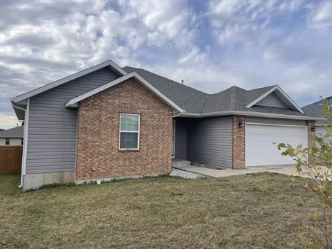 141 N Walnut Ave, Rogersville, MO 65742