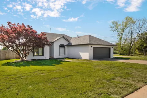5411 S Jefferson Ave, Springfield, MO 65810