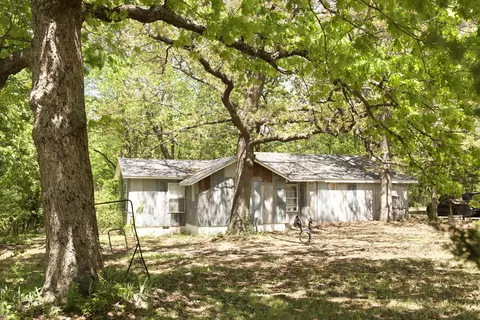 8916 Eloise Ln, Joplin, MO 64804