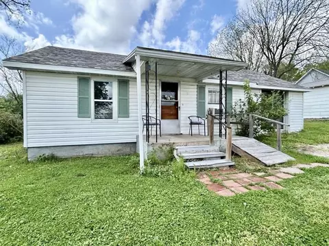 251 S Archer Ave, Hartville, MO 65667