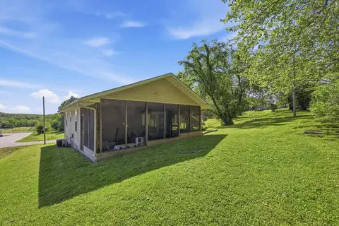 Exterior - 104 S Elm Street St, Granby, MO 64844 photo 9 of 10