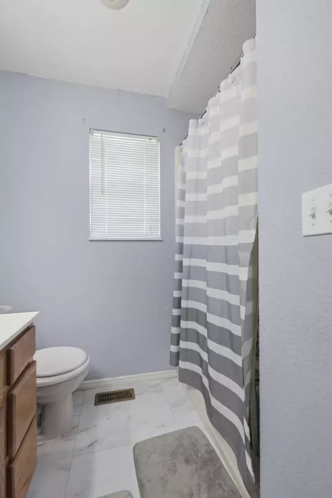 Bath - 104 S Elm Street St, Granby, MO 64844 photo 3 of 3