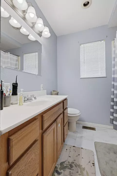 Bath - 104 S Elm Street St, Granby, MO 64844 photo 2 of 3