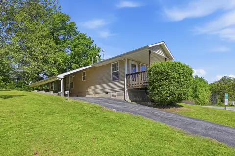 Exterior - 104 S Elm Street St, Granby, MO 64844 photo 3 of 10