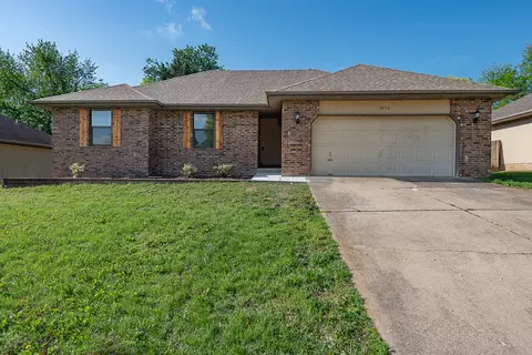 3956 W Wayland St, Springfield, MO 65807