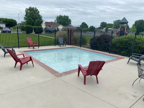 Exterior - 3755 W Kay Pointe Blvd, Springfield, MO 65802 photo 5 of 6