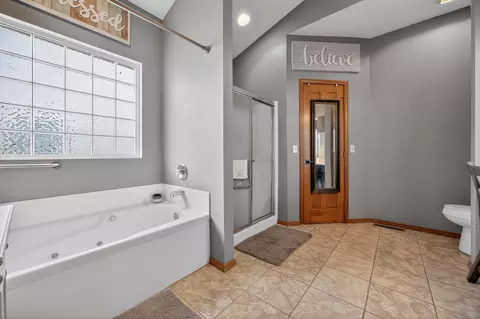 Bath - 3755 W Kay Pointe Blvd, Springfield, MO 65802 photo 1 of 3