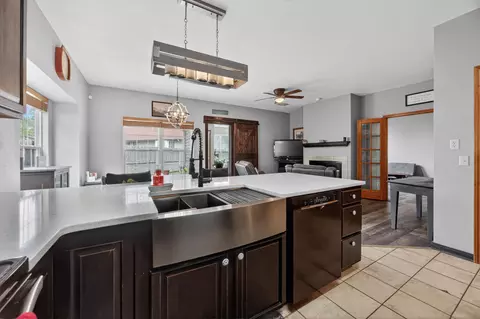 Kitchen - 3755 W Kay Pointe Blvd, Springfield, MO 65802 photo 2 of 2