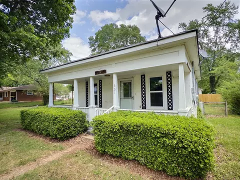 601 Elm St, Van Buren, MO 63965