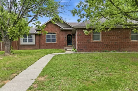 4248 S Sulgrove Ave, Springfield, MO 65804
