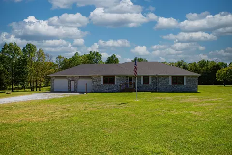 86 Rebas Hazelnut Dr, Fordland, MO 65652