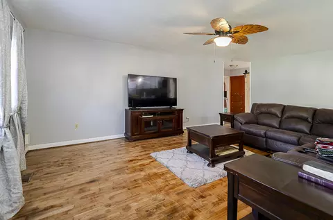 Living - 605 4th St, Purdy, MO 65734 photo 2 of 3