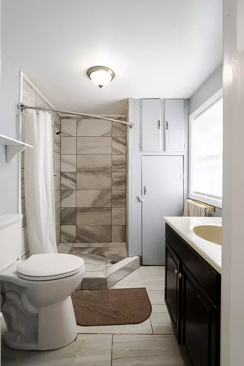 Bath - 605 4th St, Purdy, MO 65734 photo 2 of 2